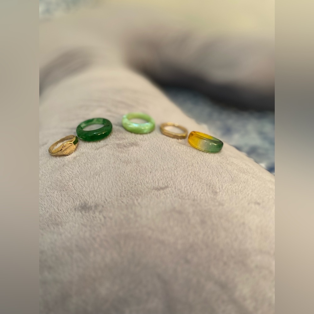 5 pack ring set 💚💚 - Picture 2 of 2
